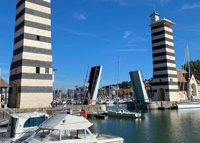 Coté Yourhosthelper *