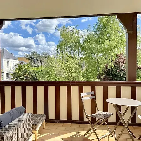 Cote Yourhosthelper * Ντοβίλ