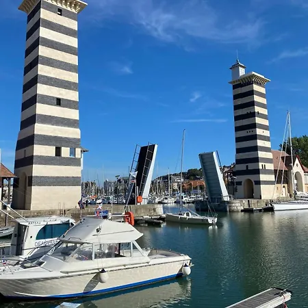 Evasion Marine Yourhosthelper *